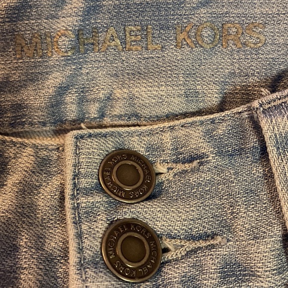 Michael Kors Decorative Rivets Capri Cropped Very Light Wash Jeans Size 6 VGC - Picture 7 of 7